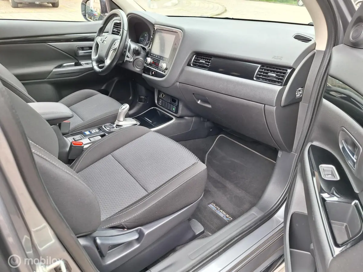 2.4 PHEV PURE • Trekhaak • Dealer onderhouden •
