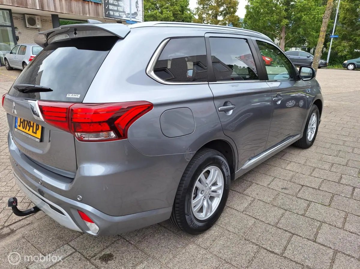 2.4 PHEV PURE • Trekhaak • Dealer onderhouden •