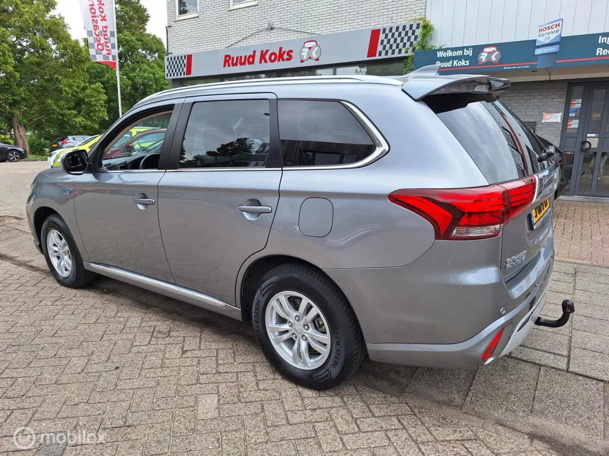 2.4 PHEV PURE • Trekhaak • Dealer onderhouden •