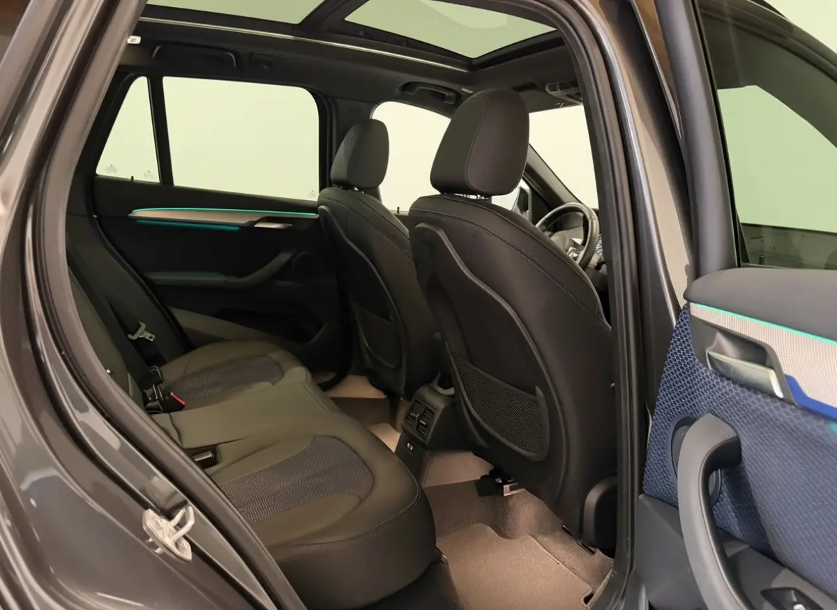 SDrive18i High Exec. M-Sport - Panorama - Trekhaak - Memory