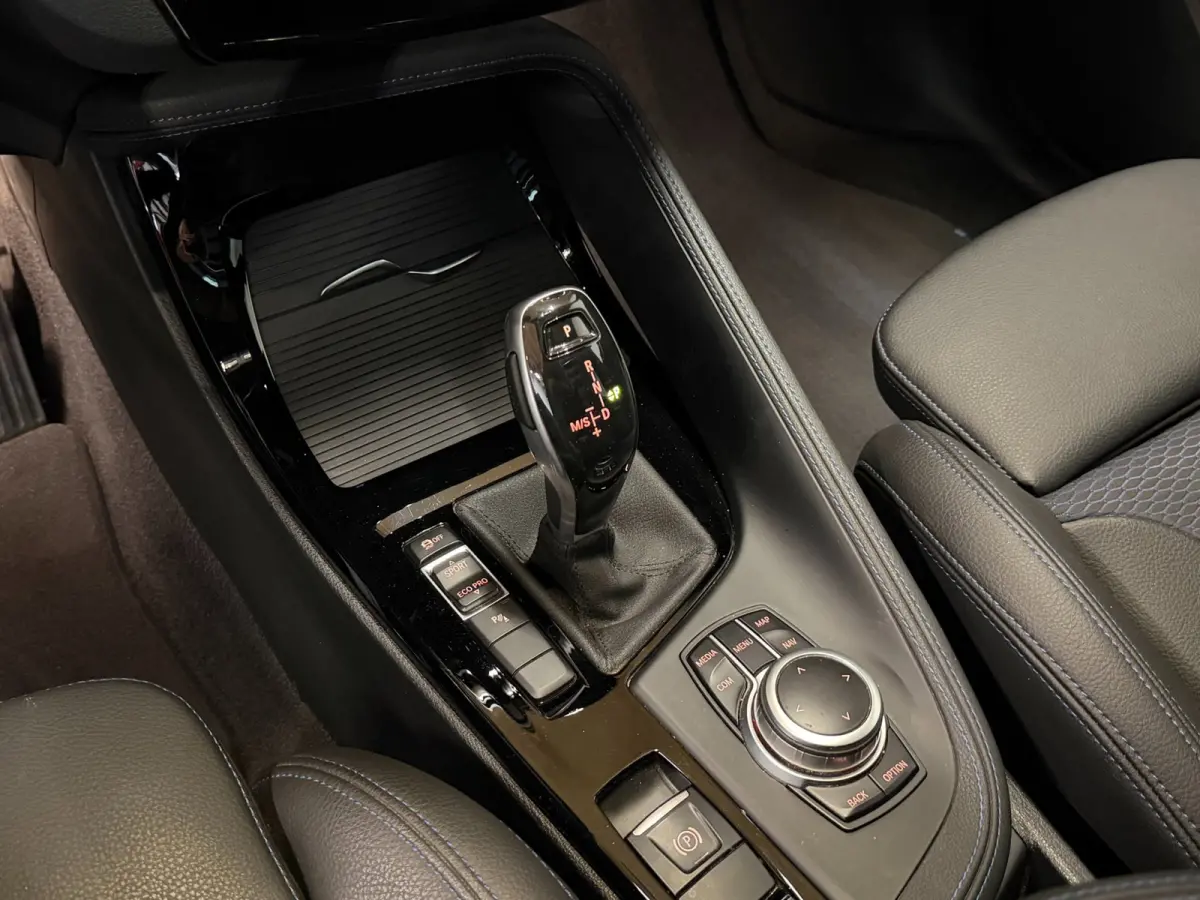 SDrive18i High Exec. M-Sport - Panorama - Trekhaak - Memory