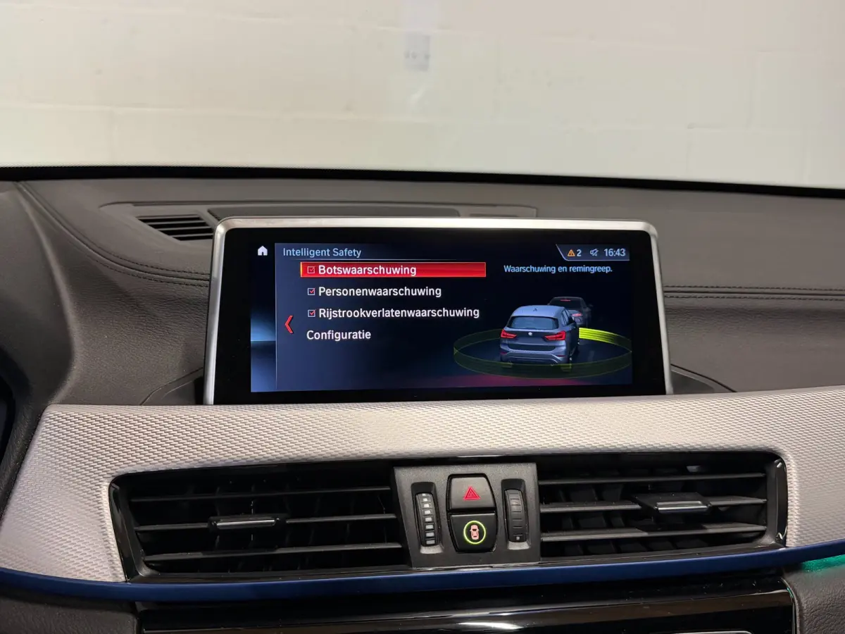 SDrive18i High Exec. M-Sport - Panorama - Trekhaak - Memory