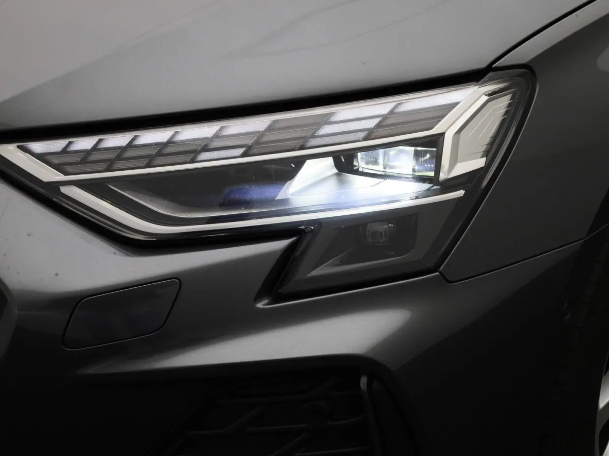 30 TFSI S edition 116 PK | S-line | Automaat | Navigatie | Stoelverwarming | Climatronic | Privacy glass | Sfeerverlichting | Cruise Control |