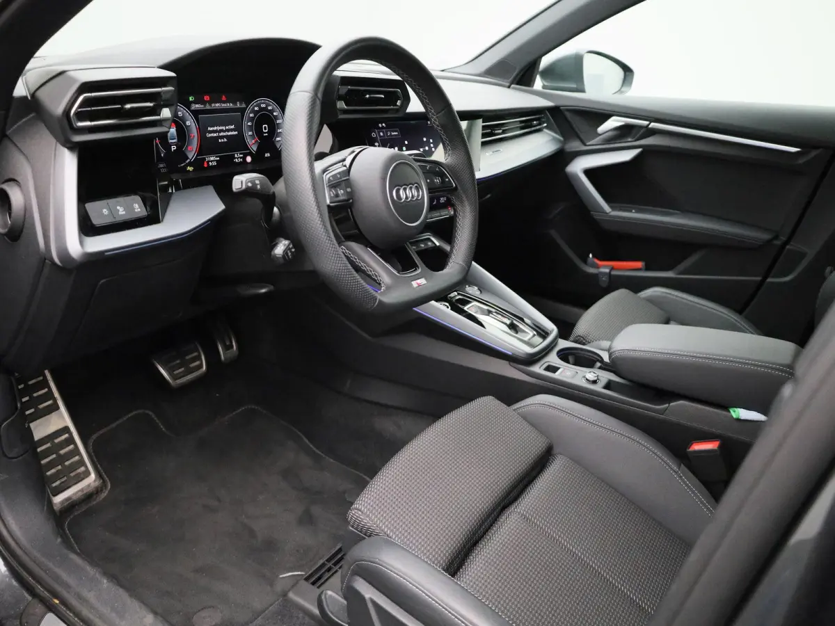 30 TFSI S edition 116 PK | S-line | Automaat | Navigatie | Stoelverwarming | Climatronic | Privacy glass | Sfeerverlichting | Cruise Control |