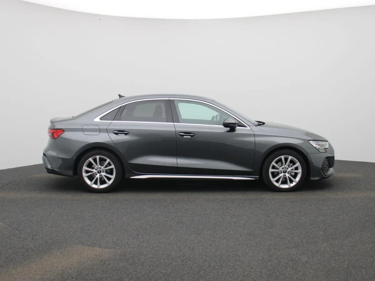 30 TFSI S edition 116 PK | S-line | Automaat | Navigatie | Stoelverwarming | Climatronic | Privacy glass | Sfeerverlichting | Cruise Control |
