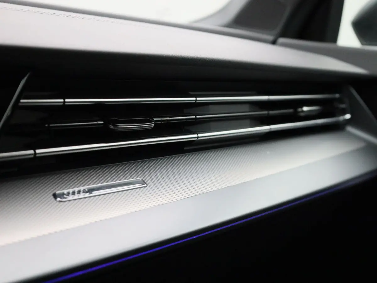 30 TFSI S edition 116 PK | S-line | Automaat | Navigatie | Stoelverwarming | Climatronic | Privacy glass | Sfeerverlichting | Cruise Control |
