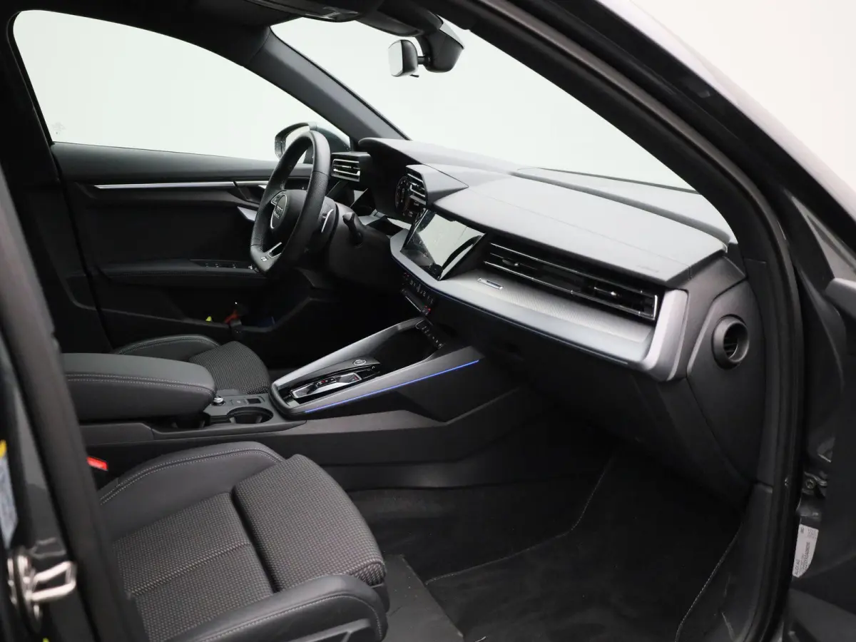30 TFSI S edition 116 PK | S-line | Automaat | Navigatie | Stoelverwarming | Climatronic | Privacy glass | Sfeerverlichting | Cruise Control |