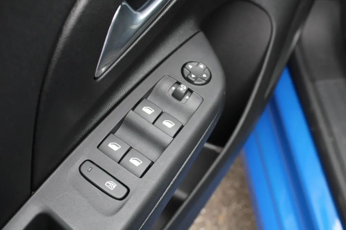 1.2 Turbo Yes | Cruise control | Lichtmetalen velgen meer-spaaks 16" | Rijstrooksensor met correctie