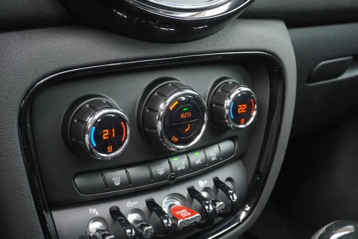 Mini 2.0 Cooper S Salt 192PK+Panodak+Navigatie+harman-Kardon+apple NOVEMBER 2018=ORIG/NL
