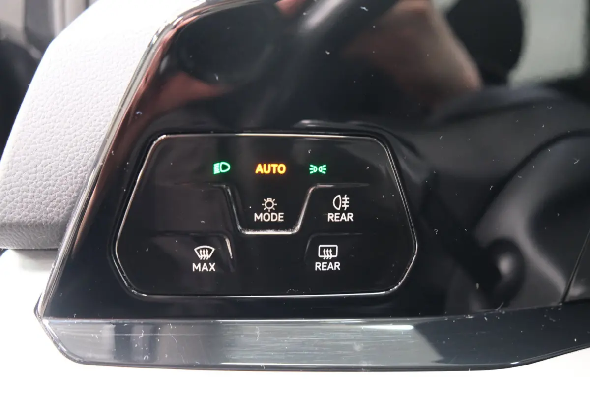 1.0 eTSI Life Automaat - N.A.P. Airco, Cruise, Camera, Navi, PDC, Virtual display.