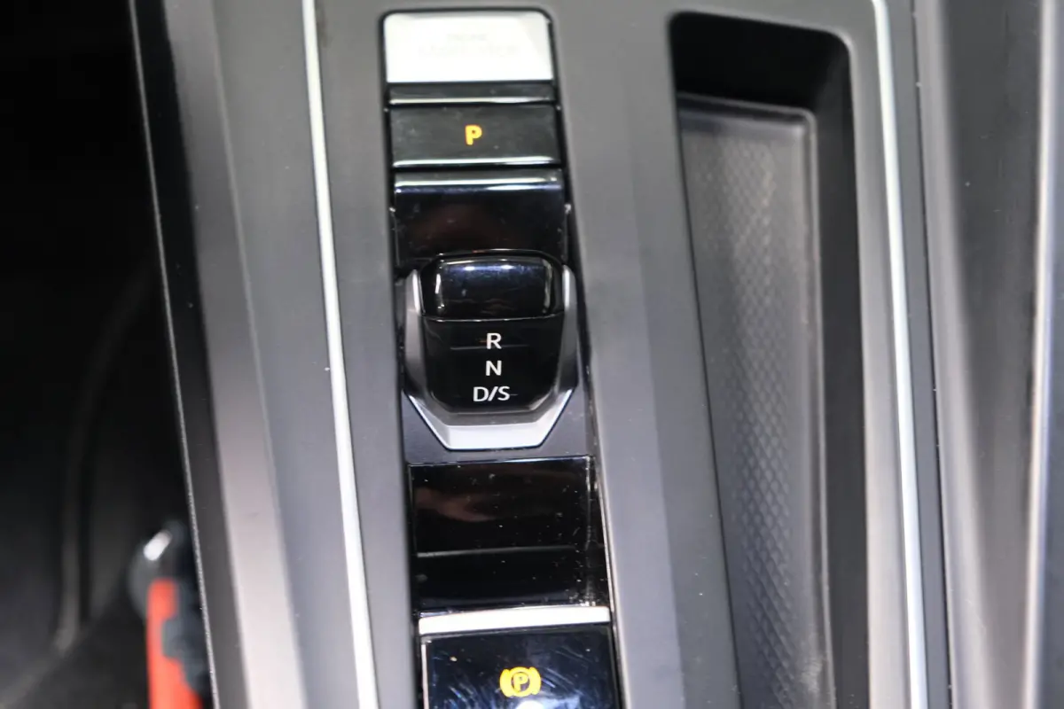 1.0 eTSI Life Automaat - N.A.P. Airco, Cruise, Camera, Navi, PDC, Virtual display.