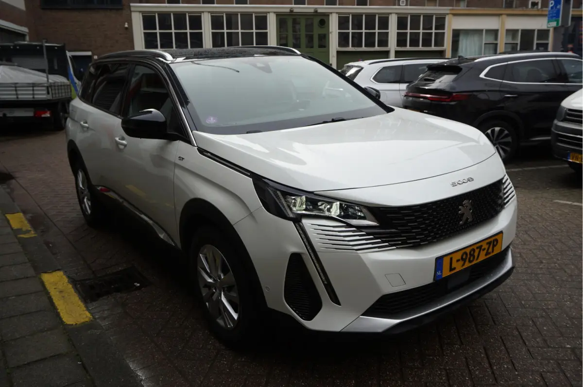 1.2 PureTech GT SPORT | LEER/ Alcantara | Sfeerverlichting | APPLE | NL auto | Dealer onderhouden |