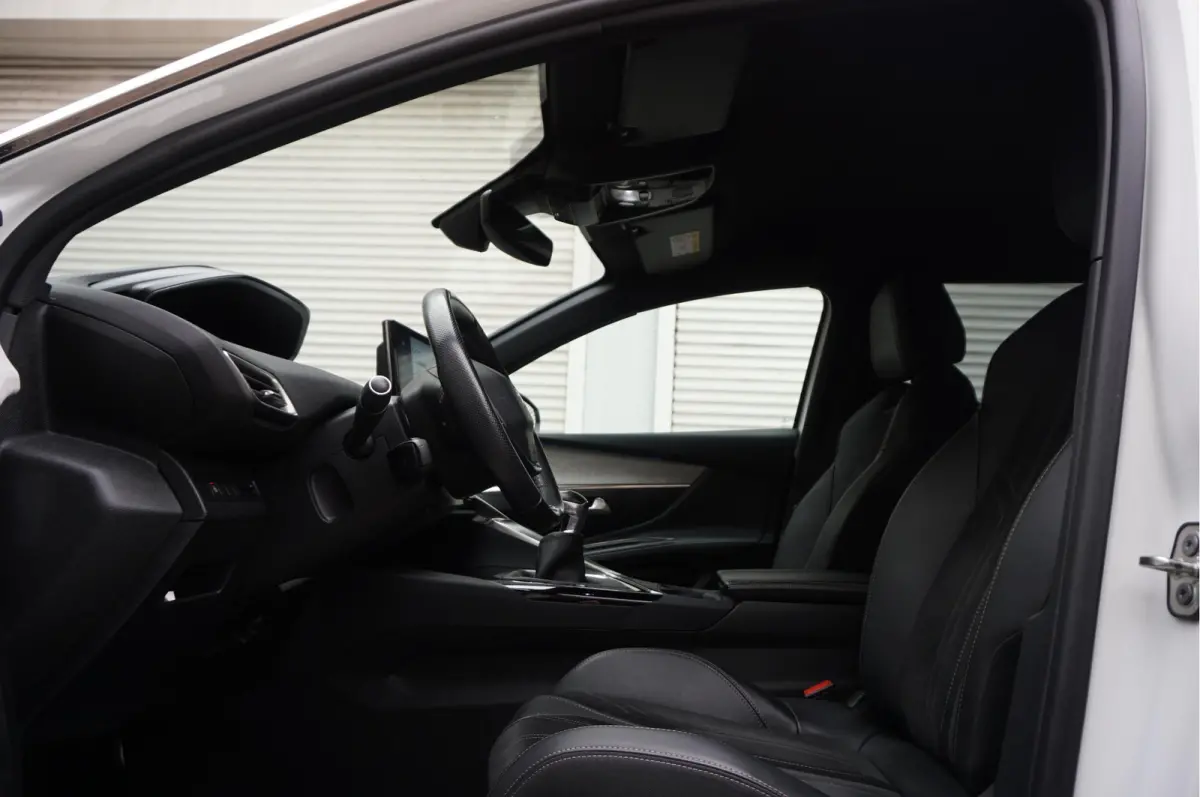 1.2 PureTech GT SPORT | LEER/ Alcantara | Sfeerverlichting | APPLE | NL auto | Dealer onderhouden |