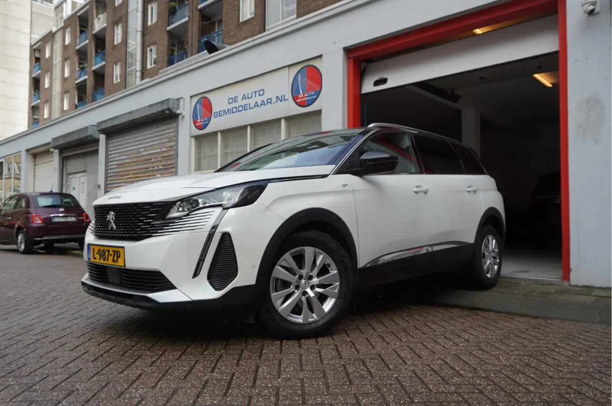 1.2 PureTech GT SPORT | LEER/ Alcantara | Sfeerverlichting | APPLE | NL auto | Dealer onderhouden |