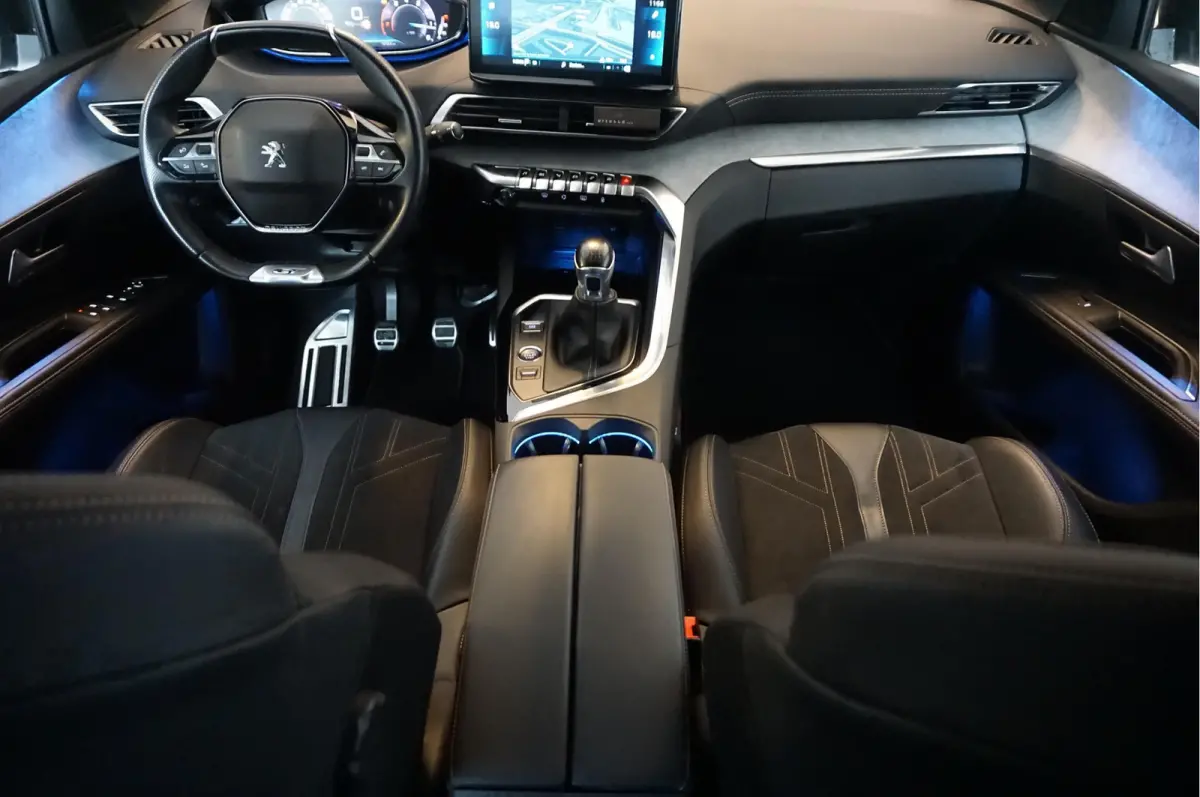 1.2 PureTech GT SPORT | LEER/ Alcantara | Sfeerverlichting | APPLE | NL auto | Dealer onderhouden |