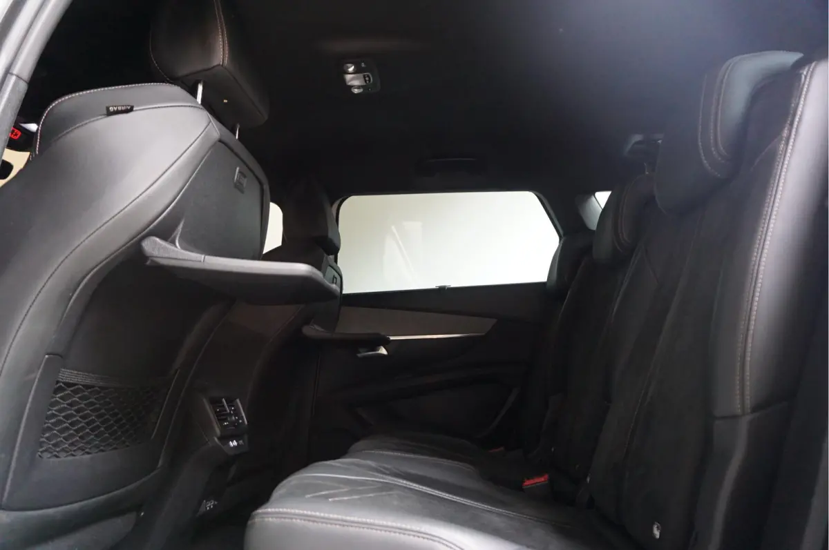 1.2 PureTech GT SPORT | LEER/ Alcantara | Sfeerverlichting | APPLE | NL auto | Dealer onderhouden |