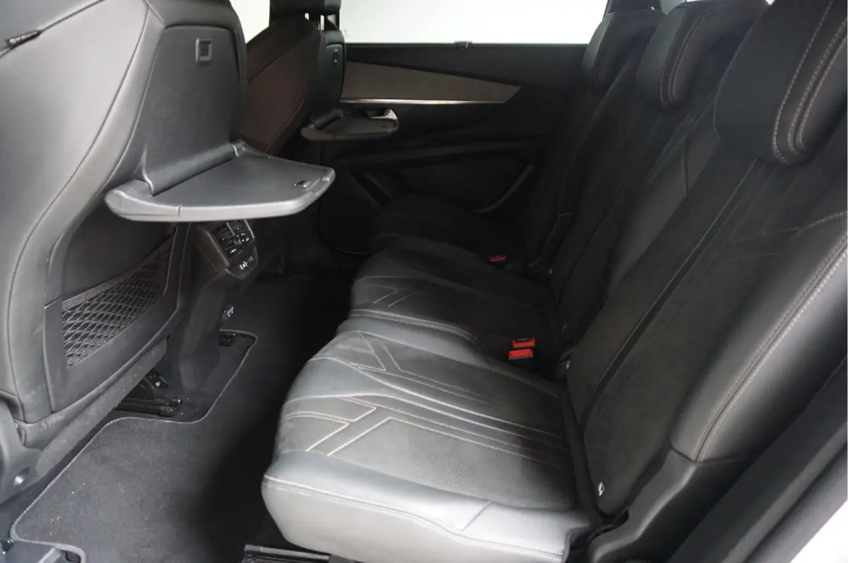 1.2 PureTech GT SPORT | LEER/ Alcantara | Sfeerverlichting | APPLE | NL auto | Dealer onderhouden |