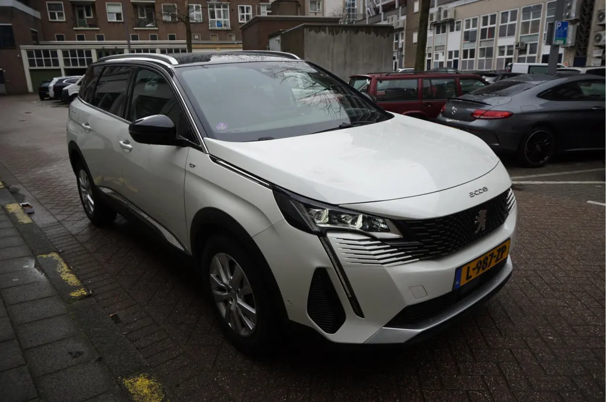 1.2 PureTech GT SPORT | LEER/ Alcantara | Sfeerverlichting | APPLE | NL auto | Dealer onderhouden |