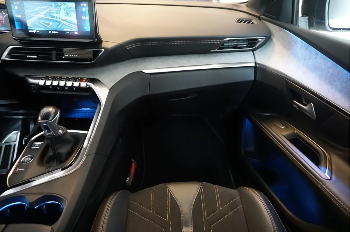1.2 PureTech GT SPORT | LEER/ Alcantara | Sfeerverlichting | APPLE | NL auto | Dealer onderhouden |