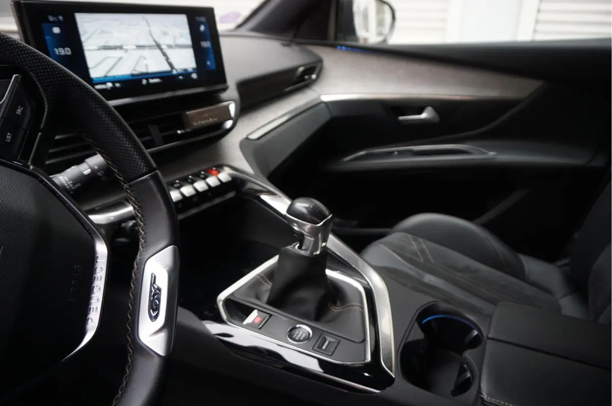 1.2 PureTech GT SPORT | LEER/ Alcantara | Sfeerverlichting | APPLE | NL auto | Dealer onderhouden |