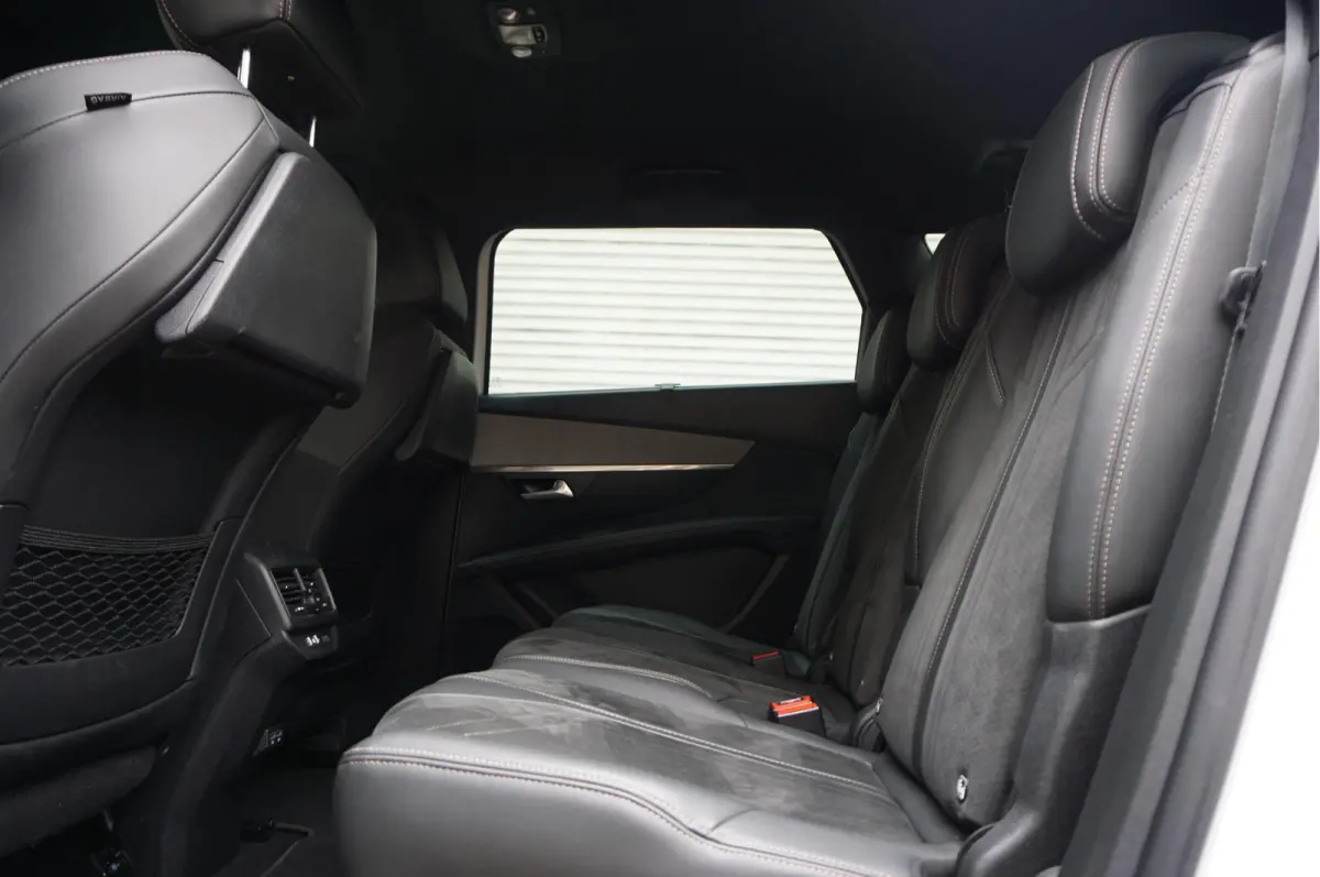1.2 PureTech GT SPORT | LEER/ Alcantara | Sfeerverlichting | APPLE | NL auto | Dealer onderhouden |