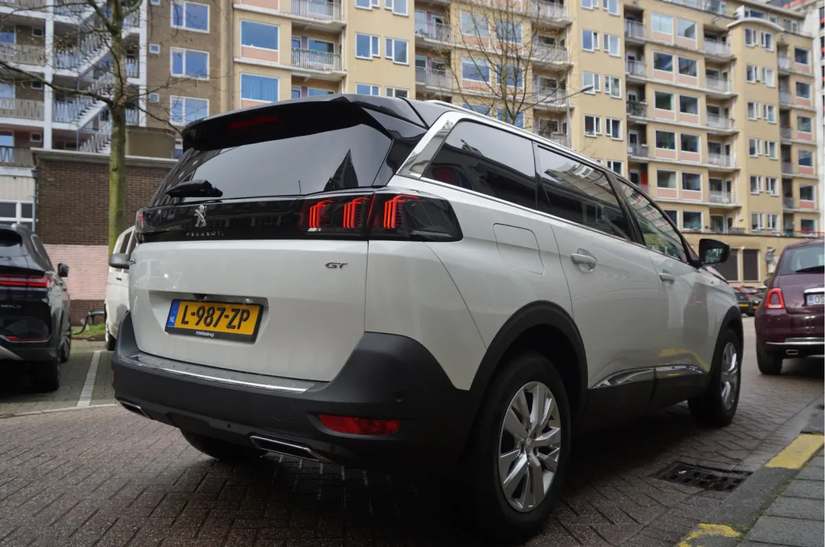 1.2 PureTech GT SPORT | LEER/ Alcantara | Sfeerverlichting | APPLE | NL auto | Dealer onderhouden |