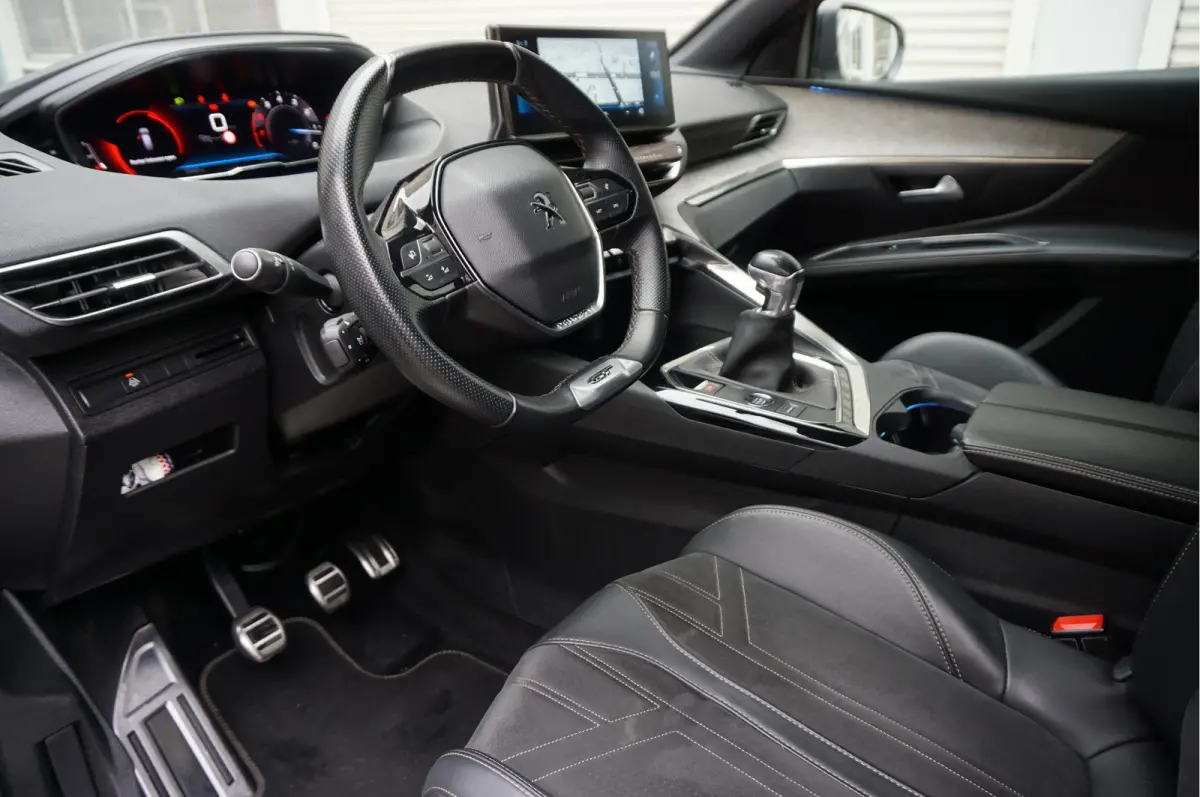 1.2 PureTech GT SPORT | LEER/ Alcantara | Sfeerverlichting | APPLE | NL auto | Dealer onderhouden |