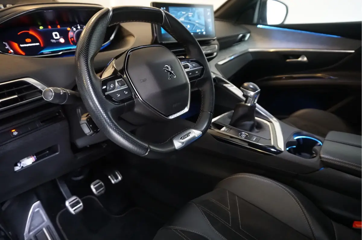 1.2 PureTech GT SPORT | LEER/ Alcantara | Sfeerverlichting | APPLE | NL auto | Dealer onderhouden |
