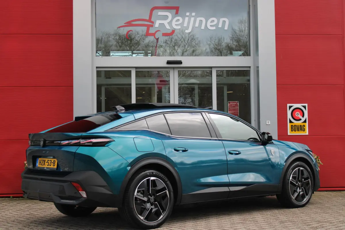 GT 58 kWh | PANORAMISCH SCHUIF/KANTEL DAK | ELEKTRISCH BEDIENBARE VOORSTOELEN | STOEL/STUUR VERWARMING | MASSAGE FUNCTIE OP DE VOORSTOELEN | FOCAL AUDIO SYSTEEM | ALCANTARA/LEDEREN BEKLEDING