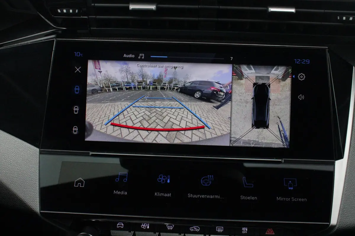 GT 58 kWh | PANORAMISCH SCHUIF/KANTEL DAK | ELEKTRISCH BEDIENBARE VOORSTOELEN | STOEL/STUUR VERWARMING | MASSAGE FUNCTIE OP DE VOORSTOELEN | FOCAL AUDIO SYSTEEM | ALCANTARA/LEDEREN BEKLEDING