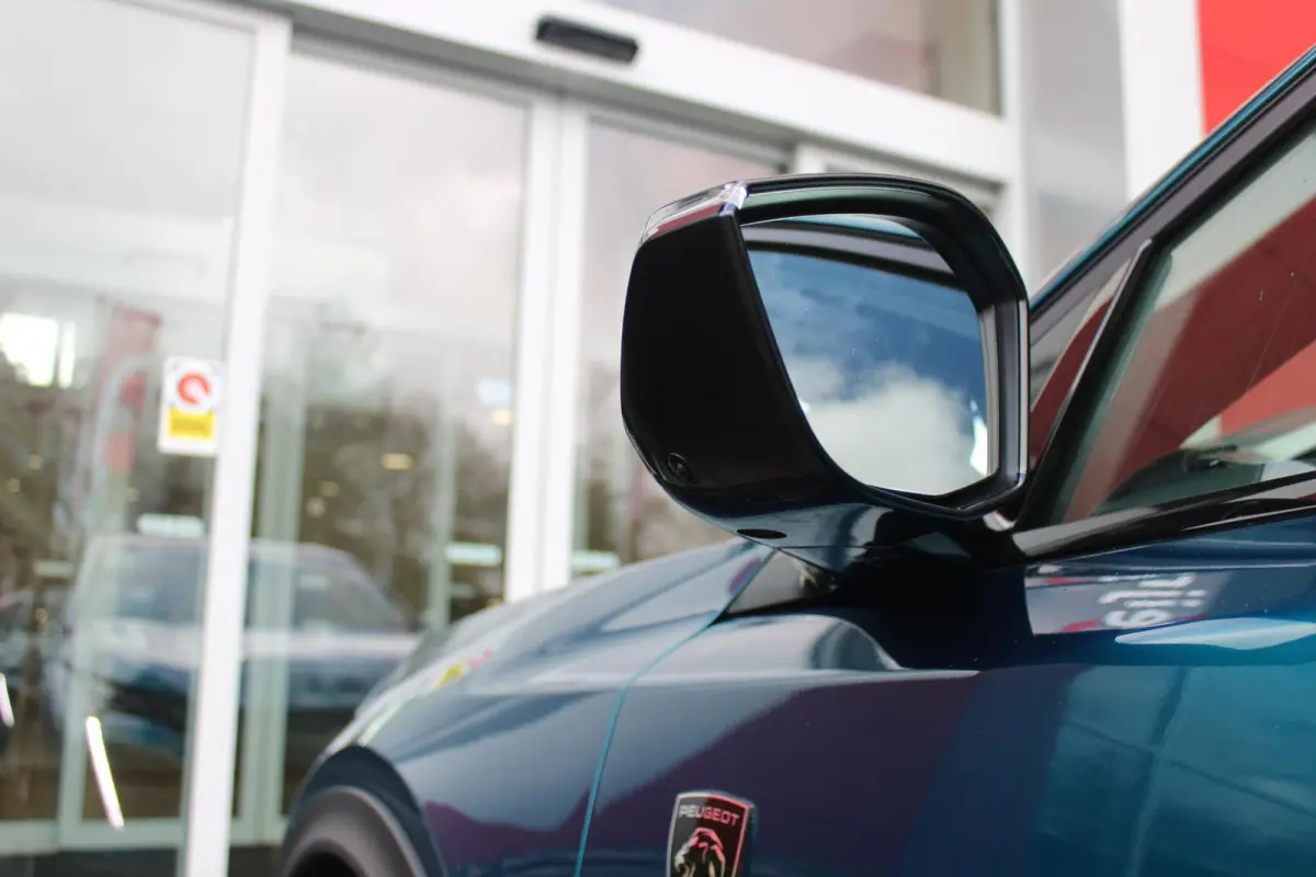 GT 58 kWh | PANORAMISCH SCHUIF/KANTEL DAK | ELEKTRISCH BEDIENBARE VOORSTOELEN | STOEL/STUUR VERWARMING | MASSAGE FUNCTIE OP DE VOORSTOELEN | FOCAL AUDIO SYSTEEM | ALCANTARA/LEDEREN BEKLEDING