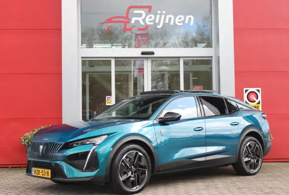 GT 58 kWh | PANORAMISCH SCHUIF/KANTEL DAK | ELEKTRISCH BEDIENBARE VOORSTOELEN | STOEL/STUUR VERWARMING | MASSAGE FUNCTIE OP DE VOORSTOELEN | FOCAL AUDIO SYSTEEM | ALCANTARA/LEDEREN BEKLEDING