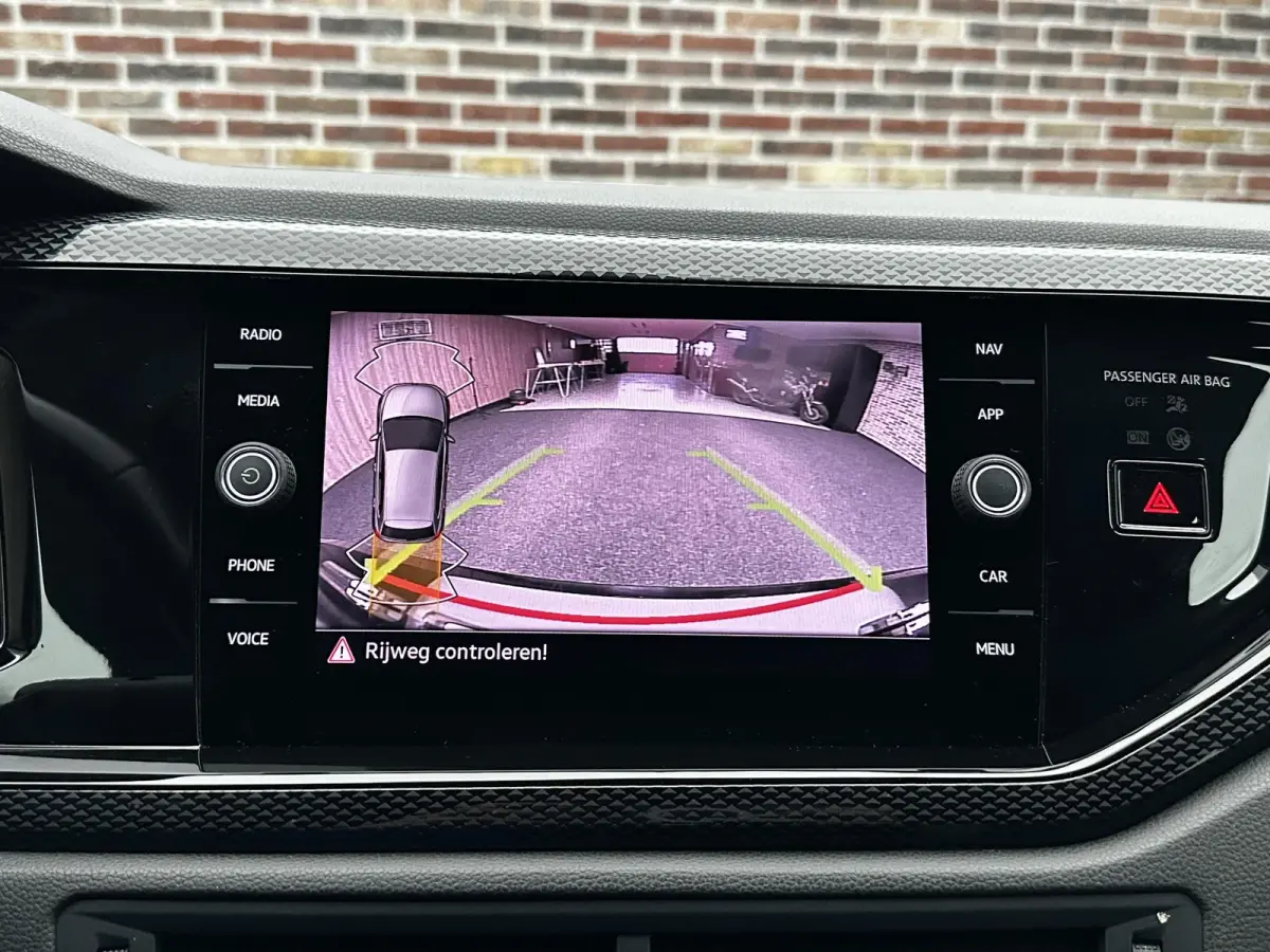 1.0 TSI R-Line Virtual Camera Keyless Navi Dealer