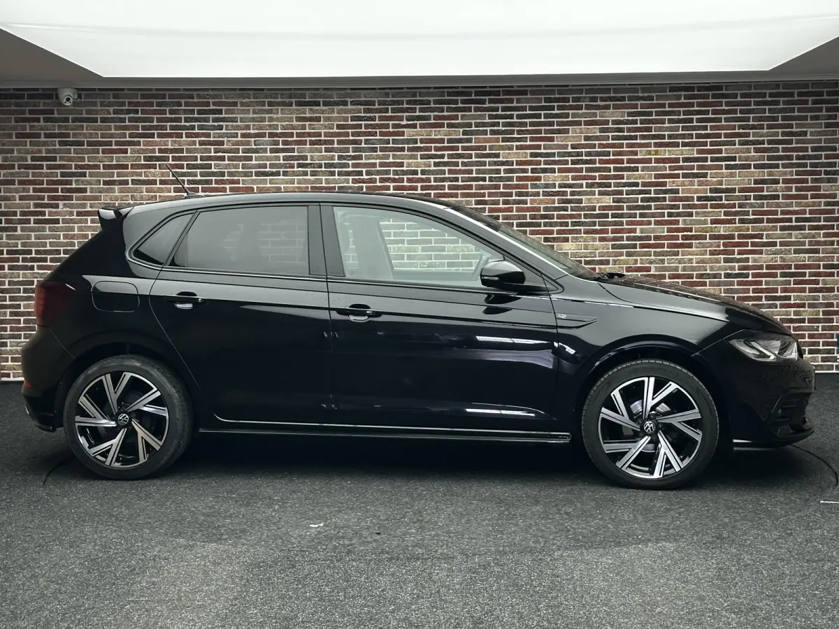 1.0 TSI R-Line Virtual Camera Keyless Navi Dealer