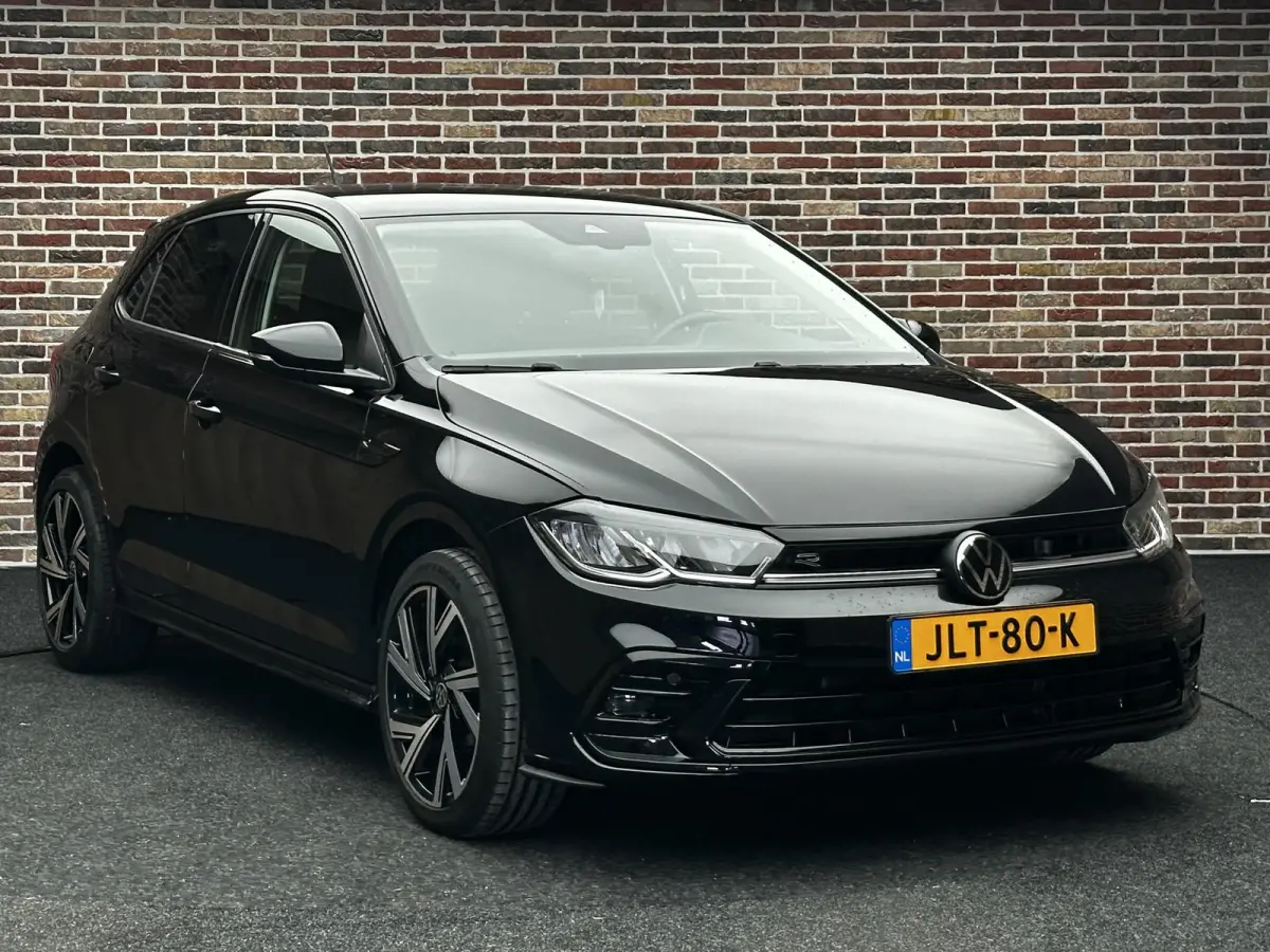 1.0 TSI R-Line Virtual Camera Keyless Navi Dealer