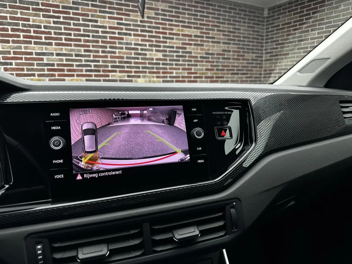 1.0 TSI R-Line Virtual Camera Keyless Navi Dealer