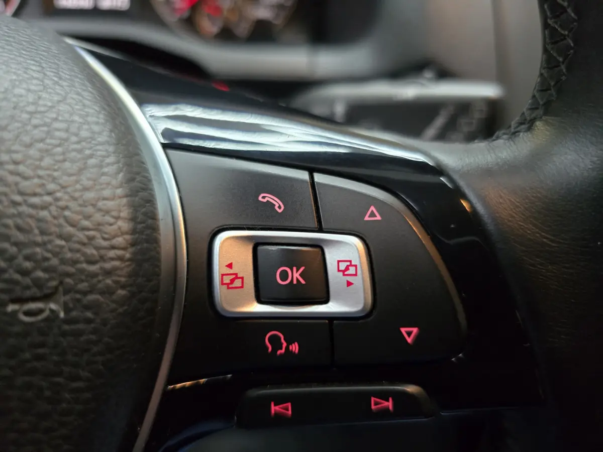 2.0 TDI Comfortline DC!! 5 Pers.NAVI Cruise Airco PDC 2x Schuifdeur Trekhaak LM!