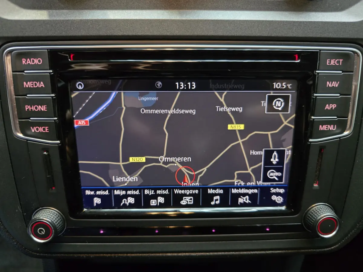 2.0 TDI Comfortline DC!! 5 Pers.NAVI Cruise Airco PDC 2x Schuifdeur Trekhaak LM!