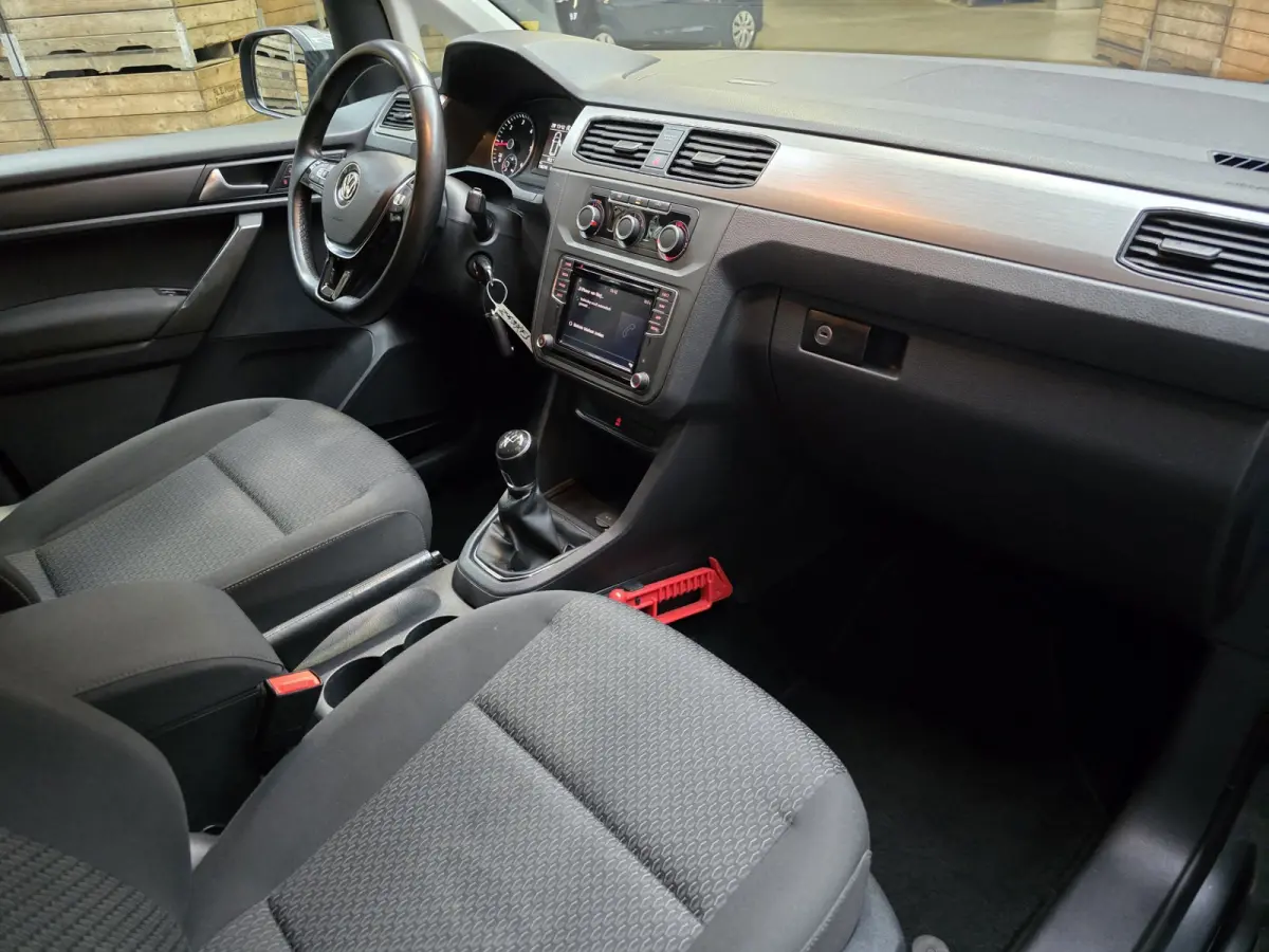2.0 TDI Comfortline DC!! 5 Pers.NAVI Cruise Airco PDC 2x Schuifdeur Trekhaak LM!