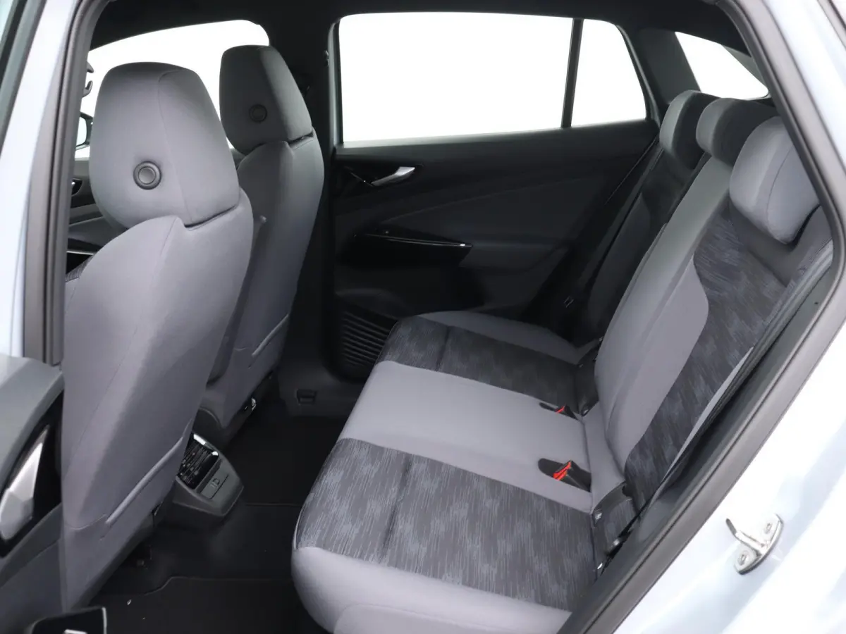 Pro 77 kWh Automaat | 204 pk | Comfort pakket | Soh 100% |Multimedia pakket | Scale silver metallic
