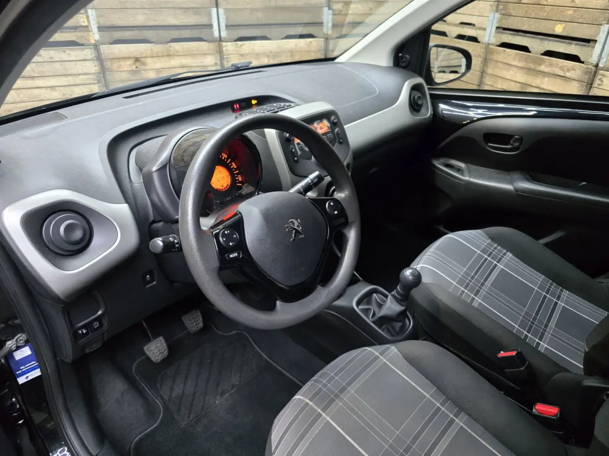1.0 e-VTi Active Carplay Airconditioning Bluetooth