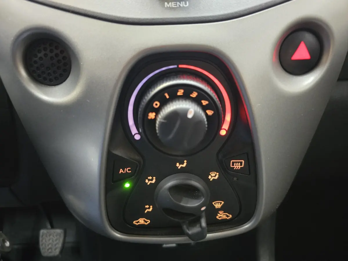 1.0 e-VTi Active Carplay Airconditioning Bluetooth