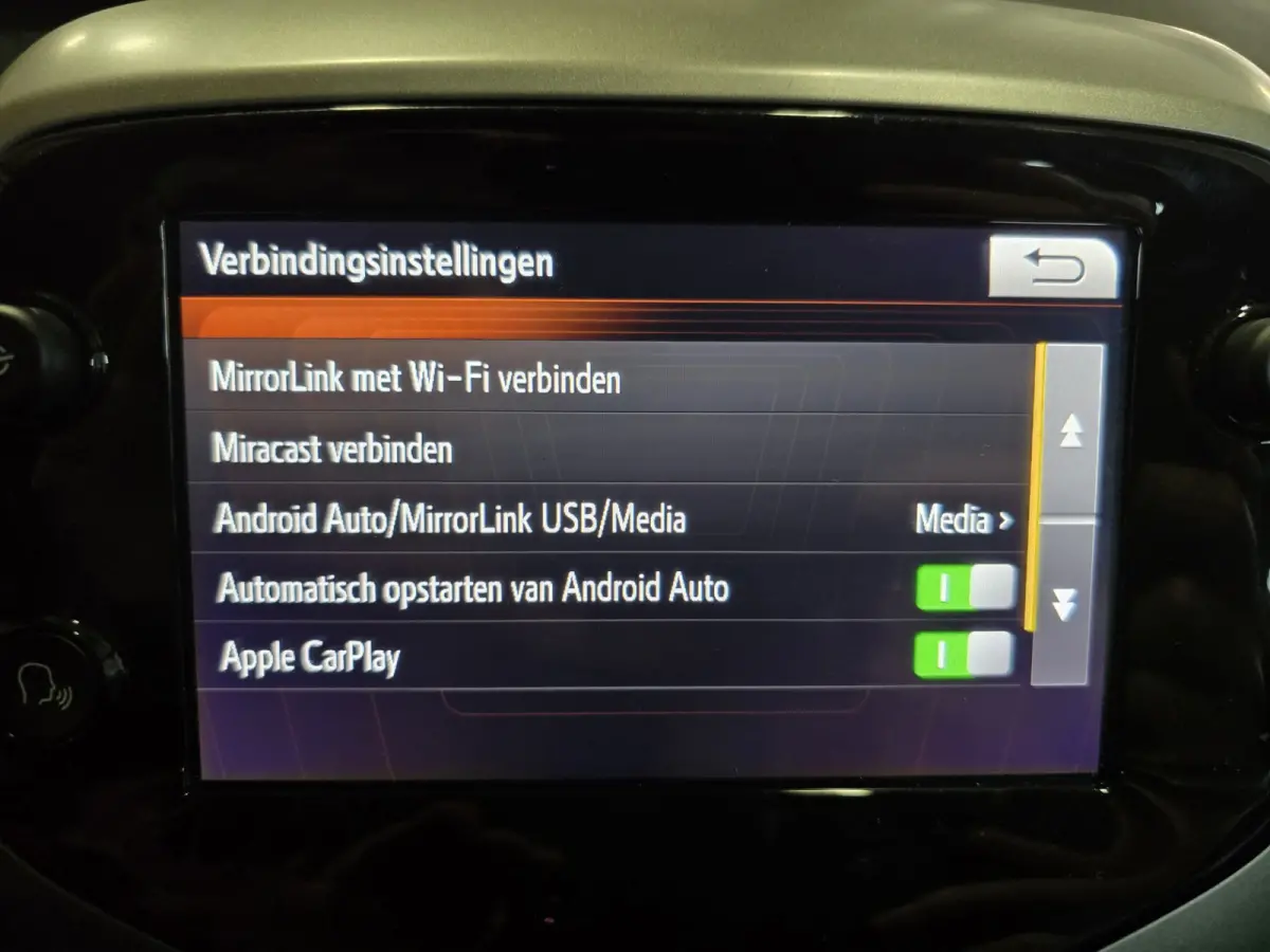 1.0 e-VTi Active Carplay Airconditioning Bluetooth