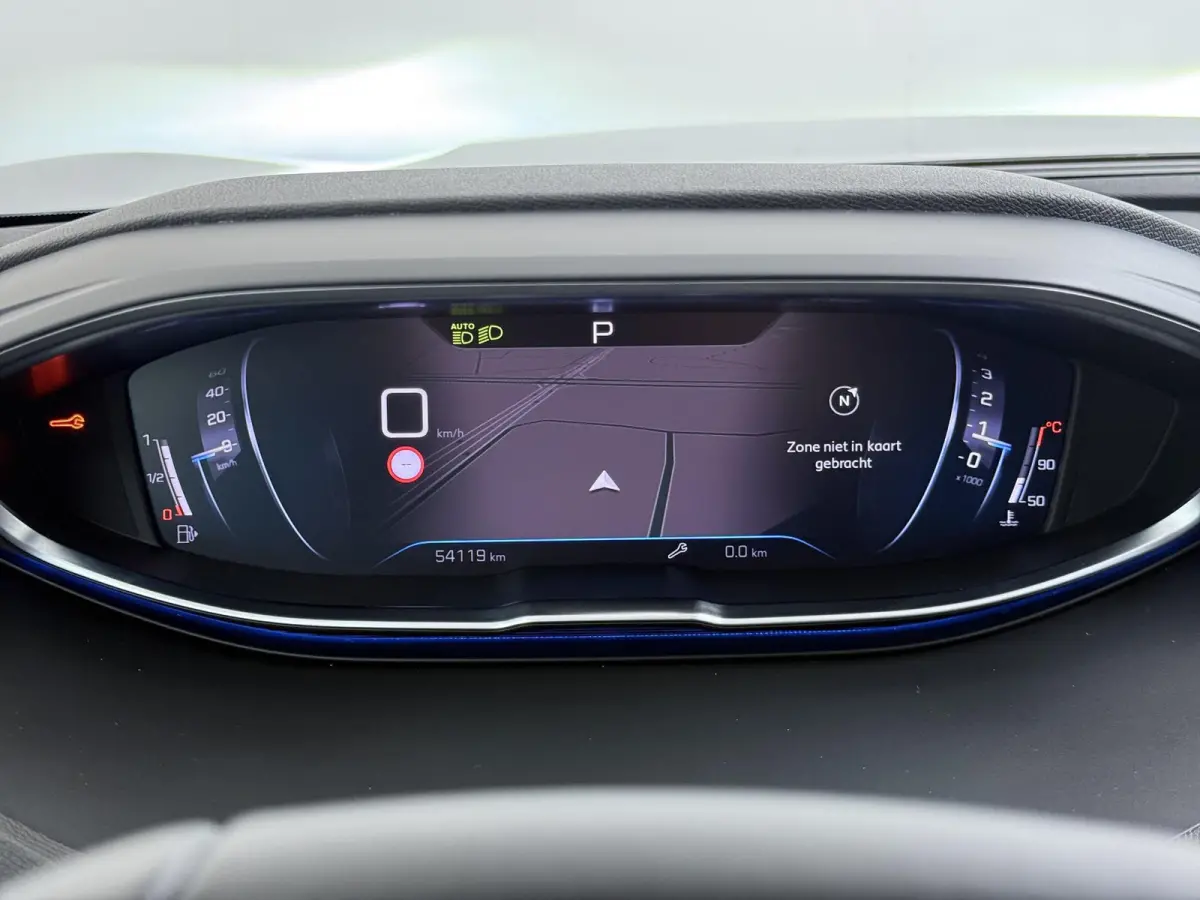 SUV Allure Pack Business 130pk Automaat | Navigatie | Camera achter | Cruise control | 18 inch lichtmetalen velgen | LED koplampen | Apple Carplay Android auto