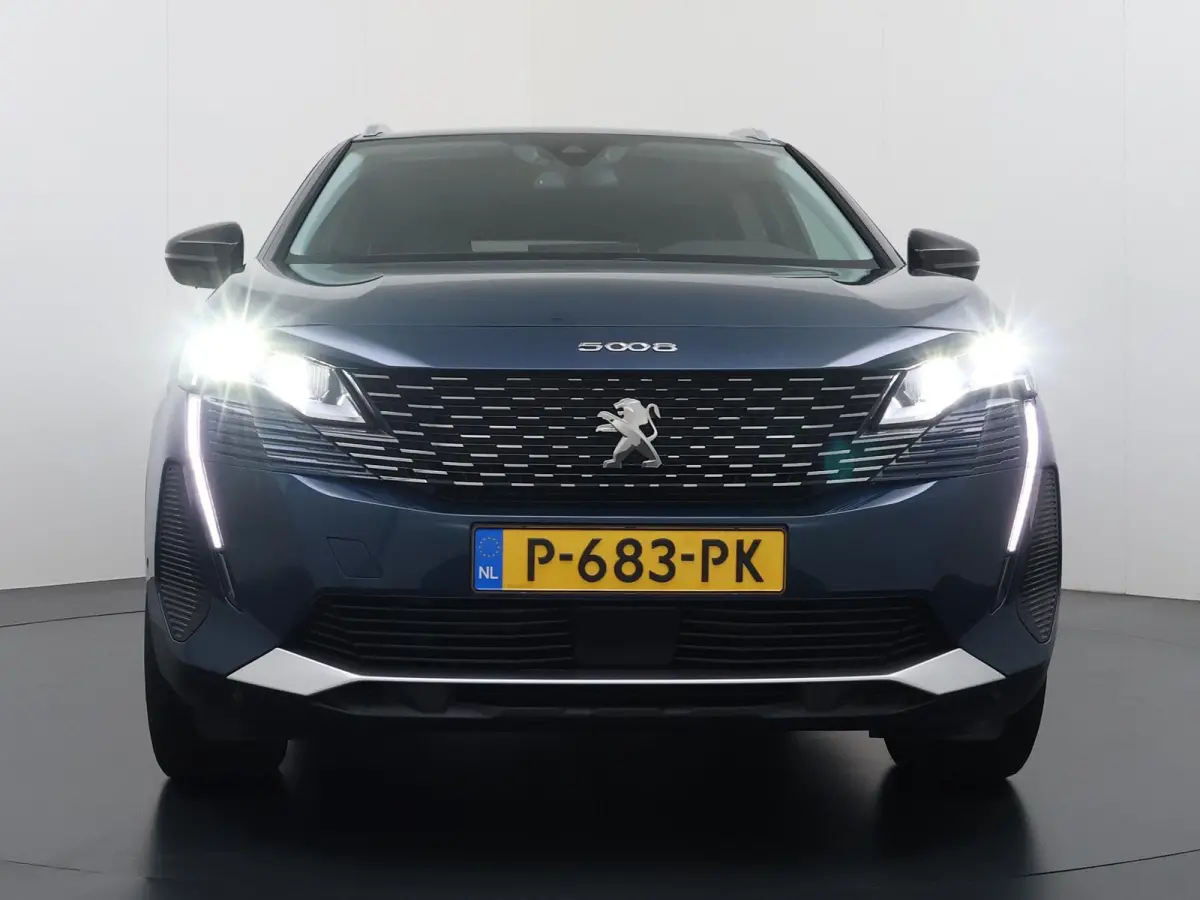 SUV Allure Pack Business 130pk Automaat | Navigatie | Camera achter | Cruise control | 18 inch lichtmetalen velgen | LED koplampen | Apple Carplay Android auto
