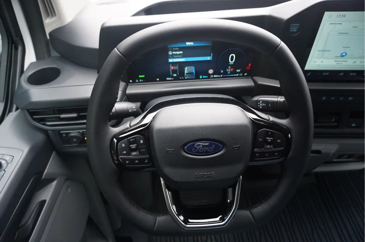 320L 2.5 PHEV Hybride 233PK Trend PRIJS INCL. BPM !! 13" Navi, Adap. Cruise, Camera!! NR. HYB015
