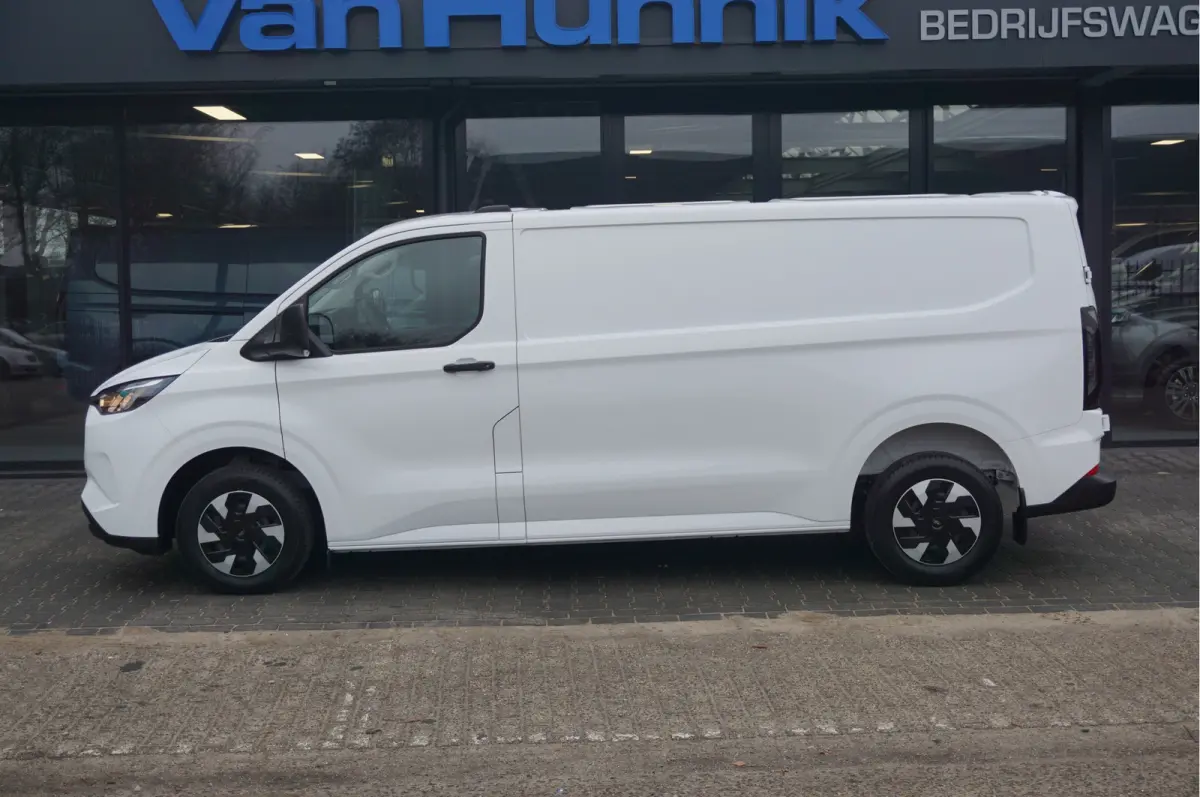 320L 2.5 PHEV Hybride 233PK Trend PRIJS INCL. BPM !! 13" Navi, Adap. Cruise, Camera!! NR. HYB016