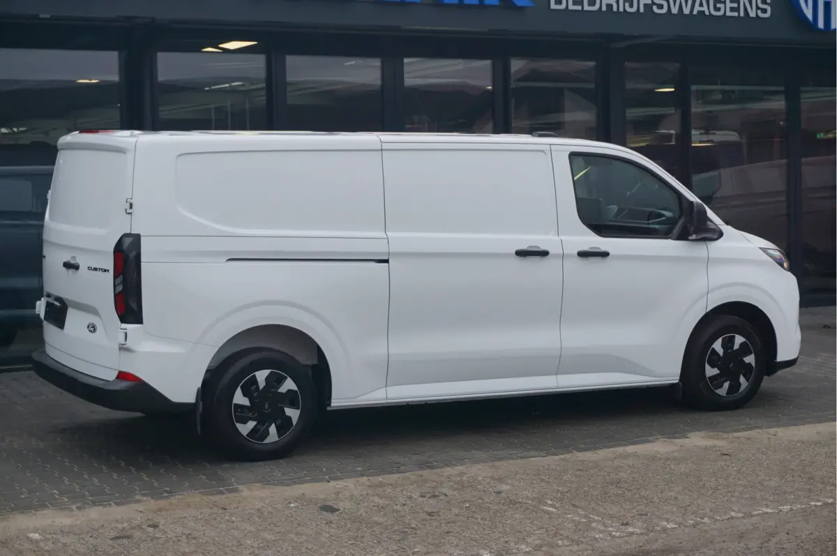 320L 2.5 PHEV Hybride 233PK Trend PRIJS INCL. BPM !! 13" Navi, Adap. Cruise, Camera!! NR. HYB016