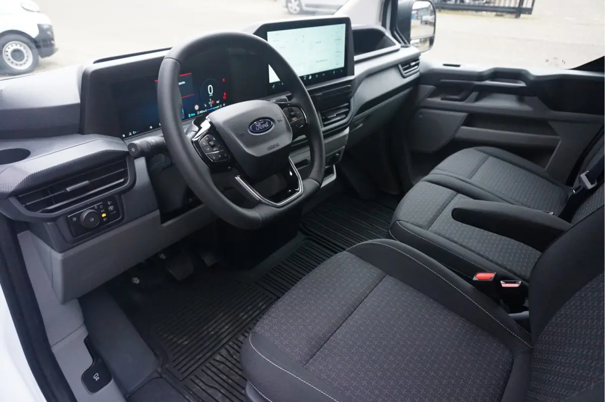 320L 2.5 PHEV Hybride 233PK Trend PRIJS INCL. BPM !! 13" Navi, Adap. Cruise, Camera!! NR. HYB016
