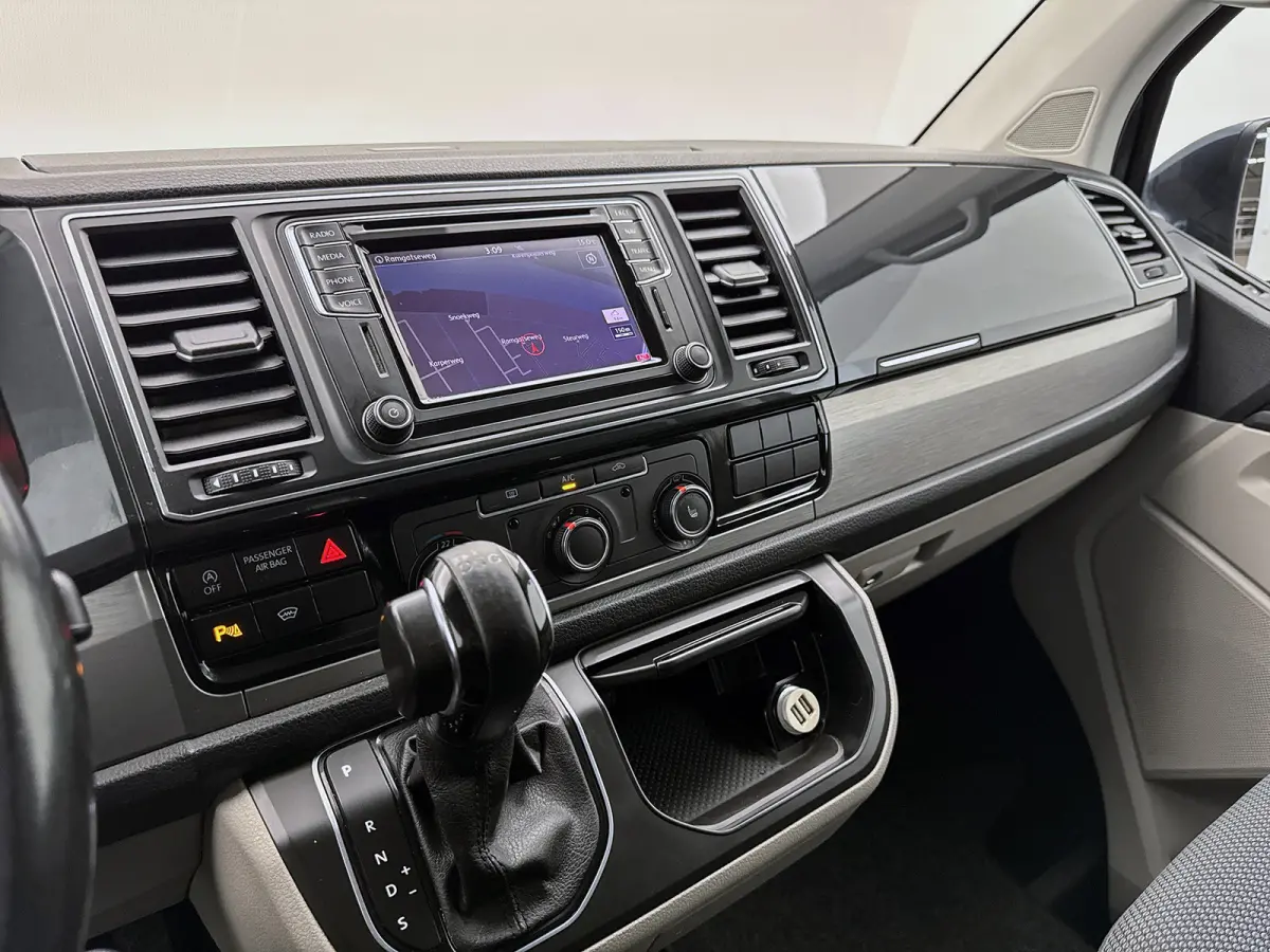 2.0 TDI L2H1 DC Highline 204pk DSG Adaptieve cruise contol Dubbele schuifdeur Stoelverwarming Navigatie